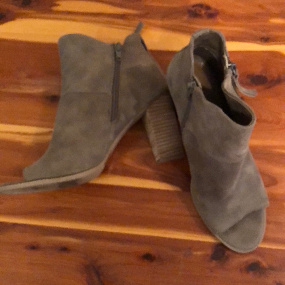 Tan Bootie 9.5 By Report Side Sip Euc - image 1